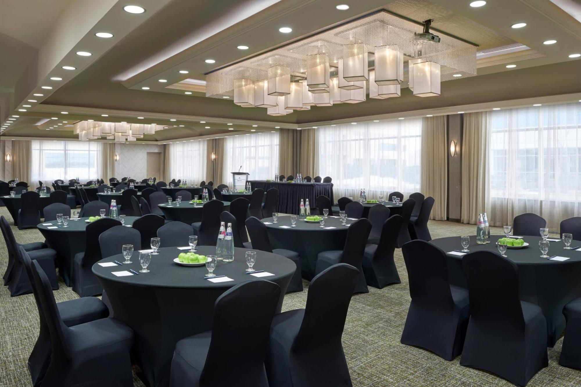 Springhill Suites By Marriott Toronto Vaughan Extérieur photo